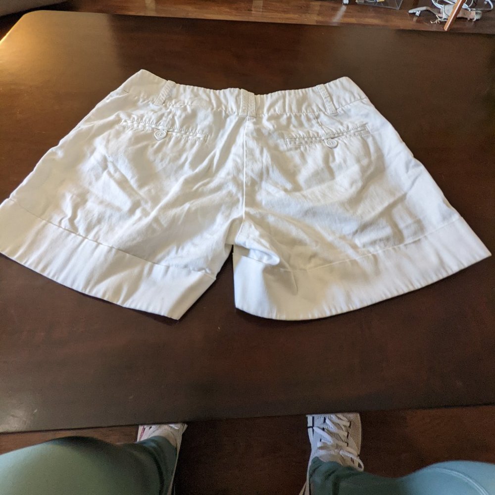 White H&M. Cuffed Shorys